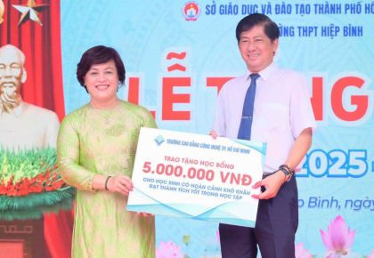HCT TRAO HỌC BỔNG “TIẾP SỨC ĐẾN TRƯỜNG” TẠI THPT HIỆP BÌNH