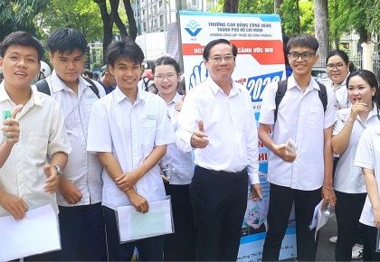 TRƯỜNG CAO ĐẲNG CÔNG NGHỆ TP. HCM TIẾP SỨC MÙA THI 2026 TẠI ĐIỂM THI THPT LÊ QUÝ ĐÔN, THCS KIẾN THIẾT