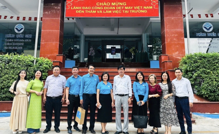 VINH DỰ ĐÓN TIẾP LÃNH ĐẠO CÔNG ĐOÀN DỆT MAY VIỆT NAM ĐẾN THĂM VÀ LÀM VIỆC