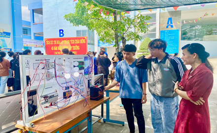 TRƯỜNG CAO ĐẲNG CÔNG NGHỆ TP.HCM TỔ CHỨC CÁC HOẠT ĐỘNG CHÀO MỪNG NGÀY KHOA HỌC VÀ CÔNG NGHỆ VIỆT NAM NĂM 2023