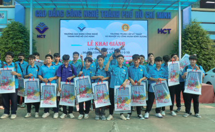 Lễ khai giảng lớp cao đẳng liên thông ngành Công nghệ Kỹ thuật Ô tô