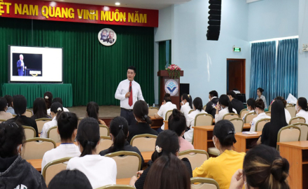 HCT – Tổ chức chuyên đề “Định vị bản thân – Tạo lập nhân hiệu”